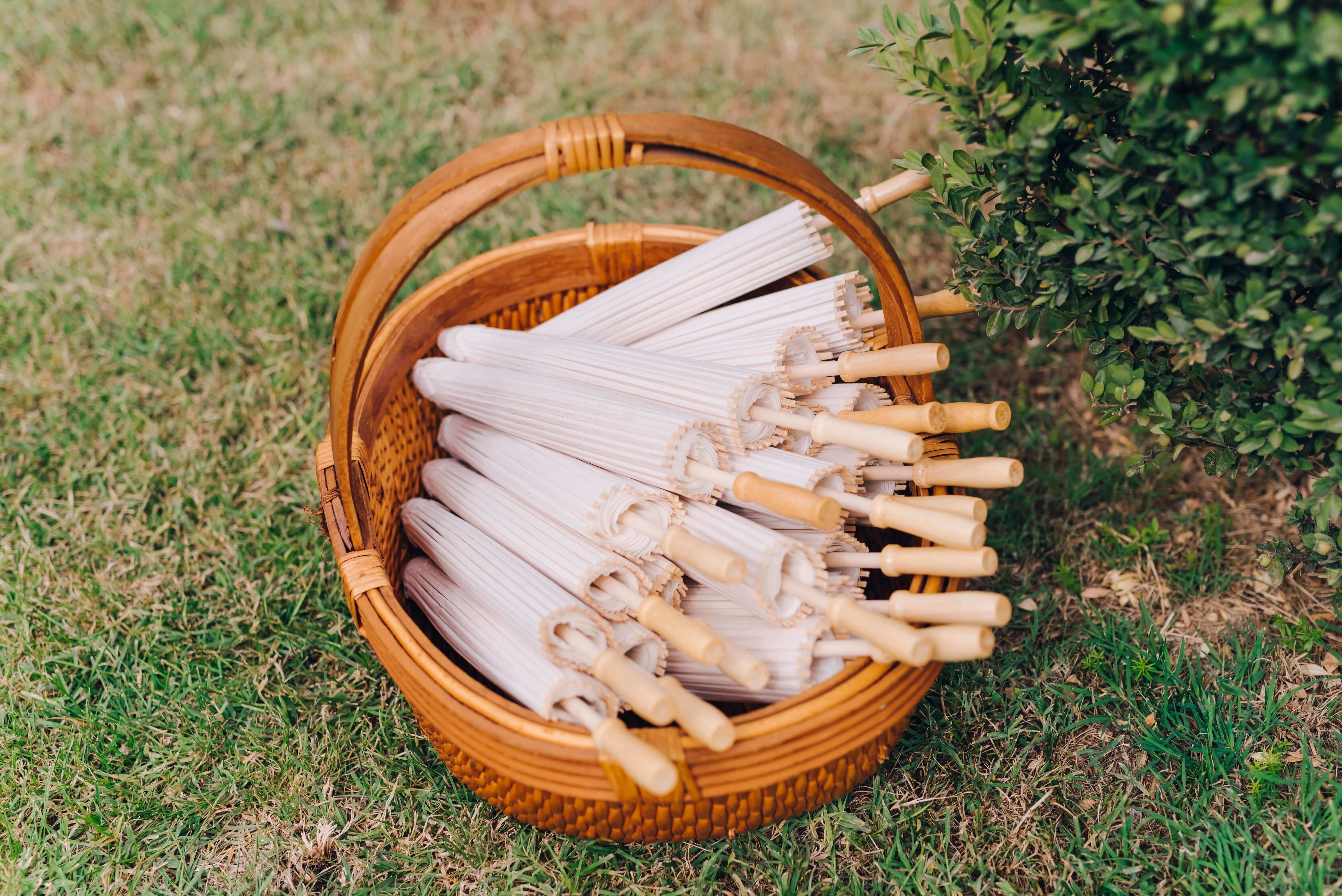 paper parasols basket for wedding ceremony outdoors